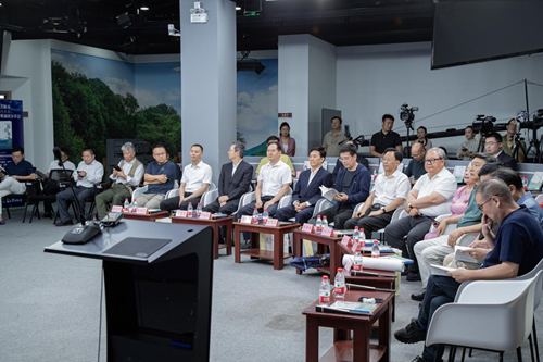 一场跨越时空的视听盛宴——光明读书会举办《一起向未来》新书首发暨诗歌诵读活动