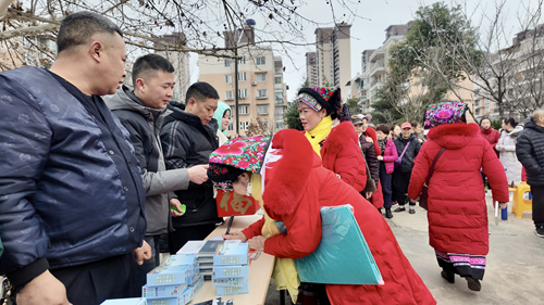 花溪安居里社区壹刻宝文化驿站举办“敬巾帼力量·绽时代芳华”三八妇女节活动