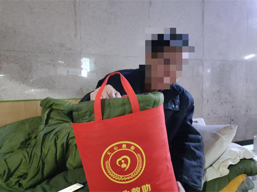 天心望城两地联动 助失联20年流浪老人安家(图1)