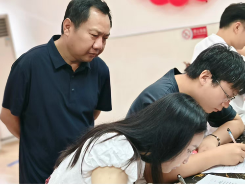 520麻阳婚登中心：浪漫与温情交织，幸福满溢的甜蜜盛宴(图3)